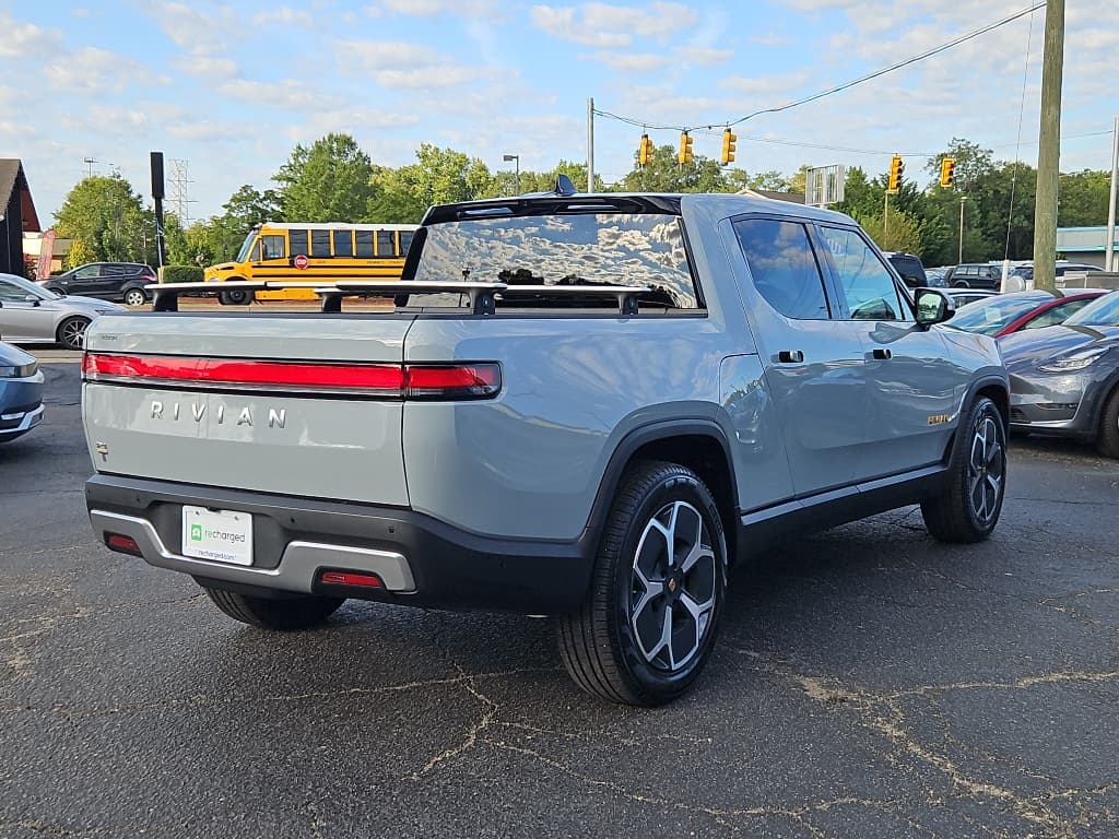 2023 Rivian R1T view 3