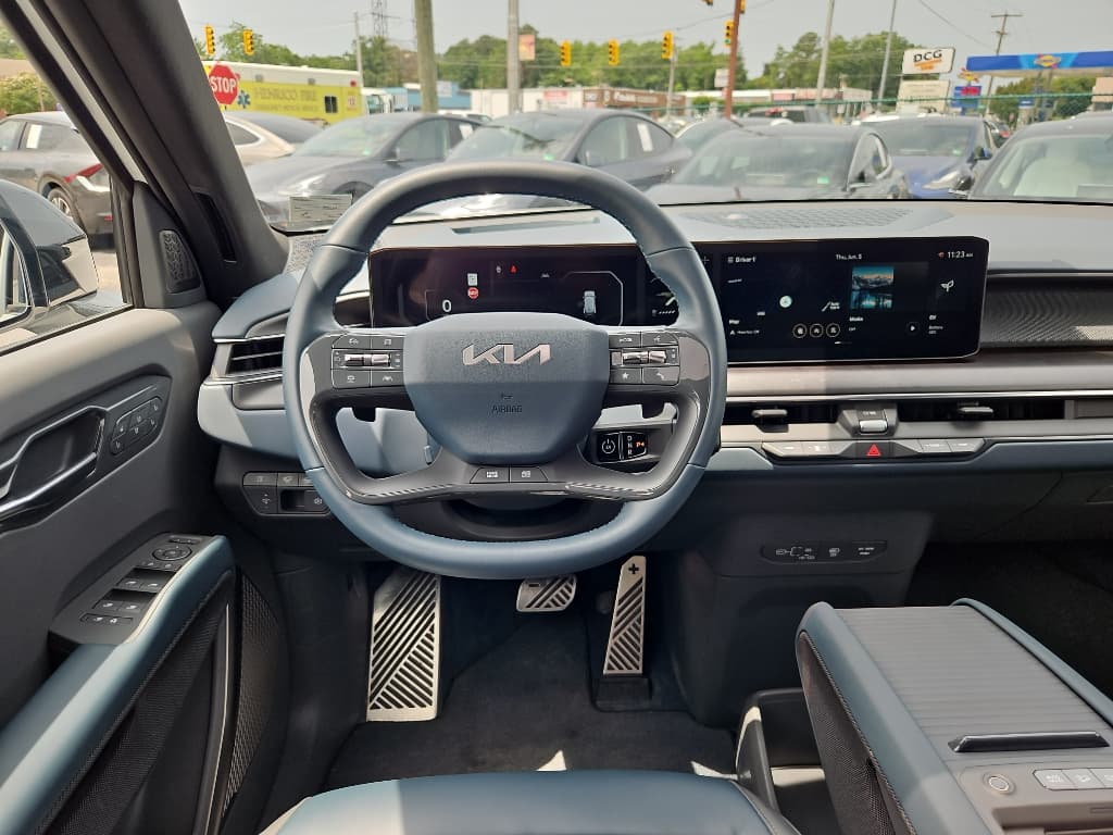 2024 Kia EV9 view 3