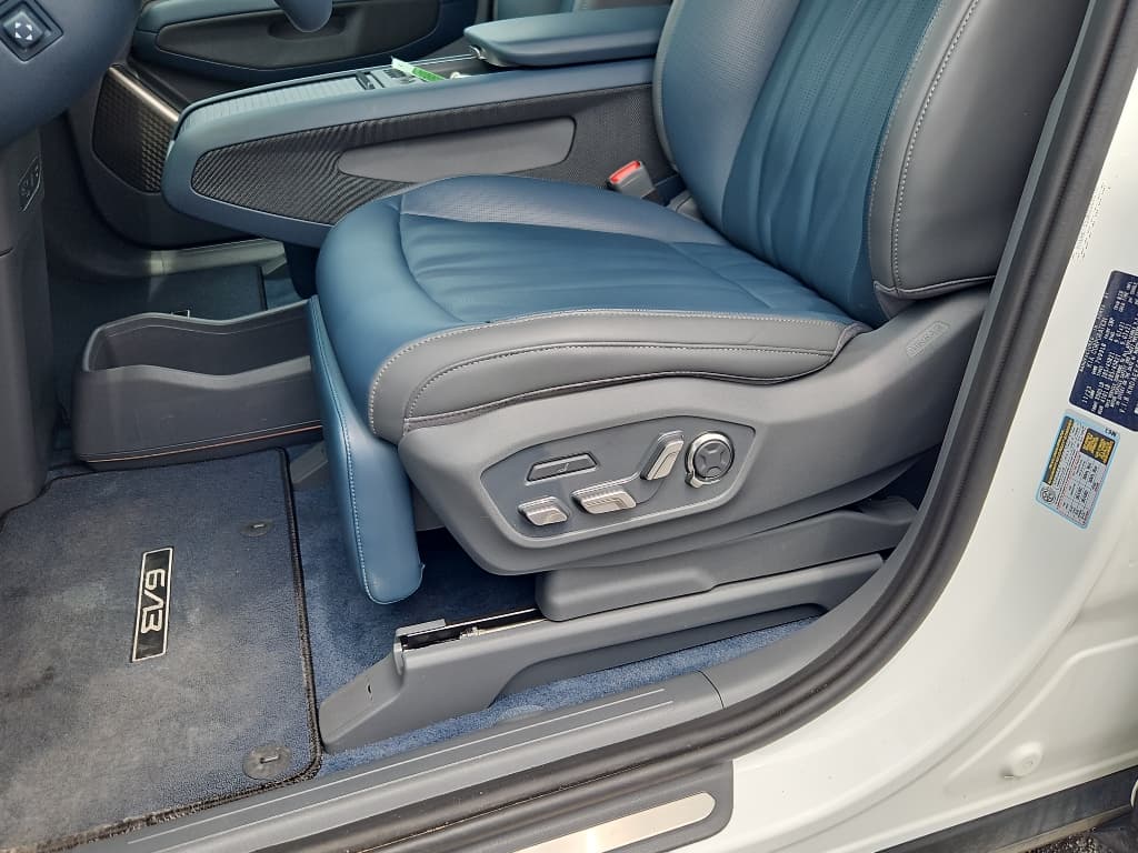 2024 Kia EV9 view 2