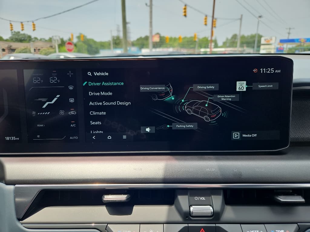 2024 Kia EV9 view 15