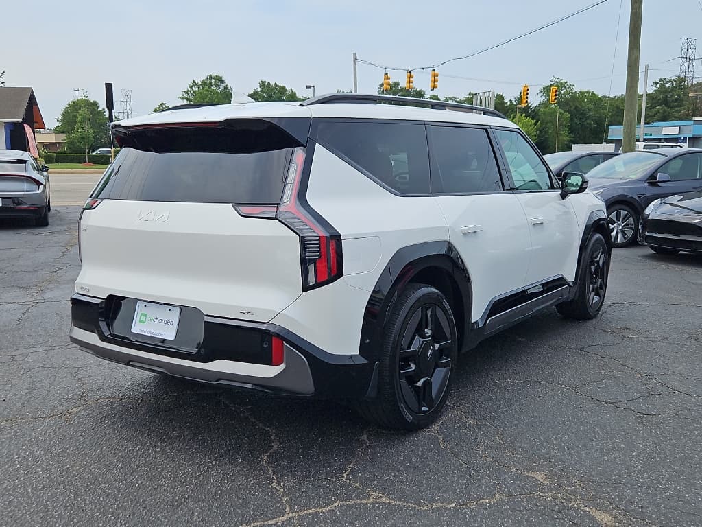 2024 Kia EV9 view 12