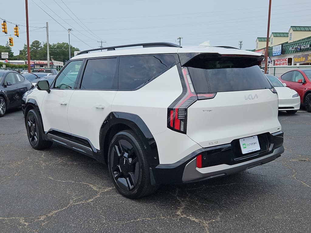 2024 Kia EV9 view 11