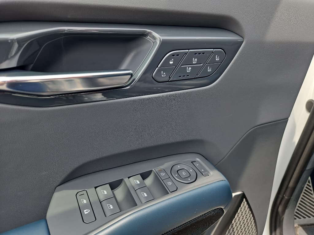 2024 Kia EV9 view 27