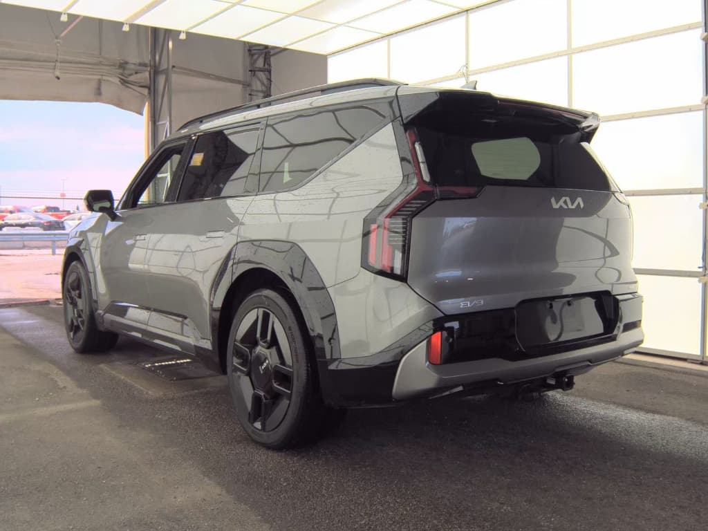 2024 Kia EV9 view 4