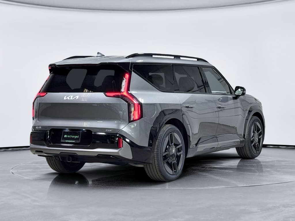 2024 Kia EV9 view 3