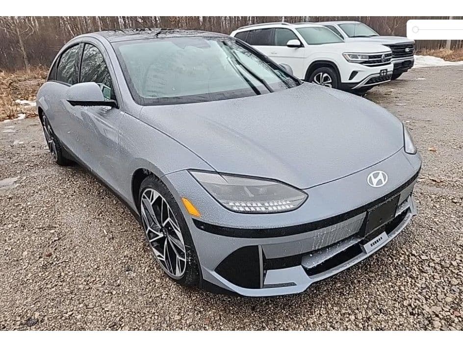 2023 Hyundai IONIQ 6 view 3