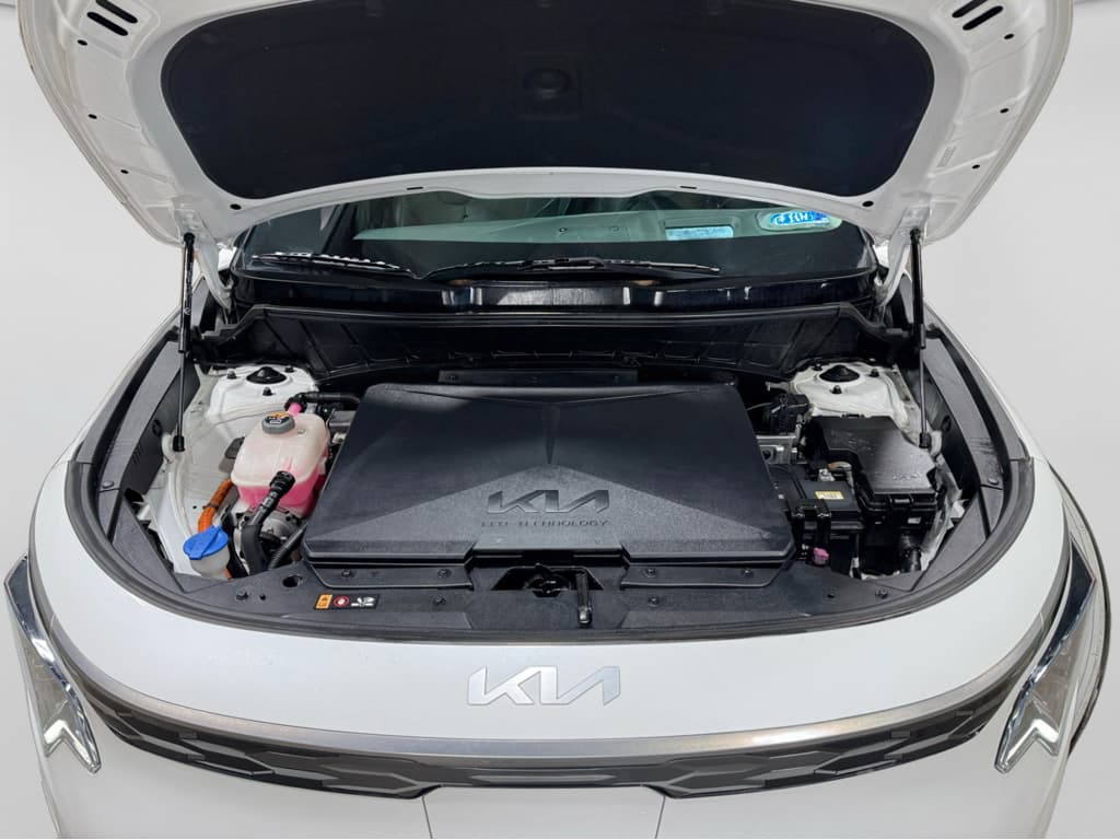 2023 Kia Niro EV view 25