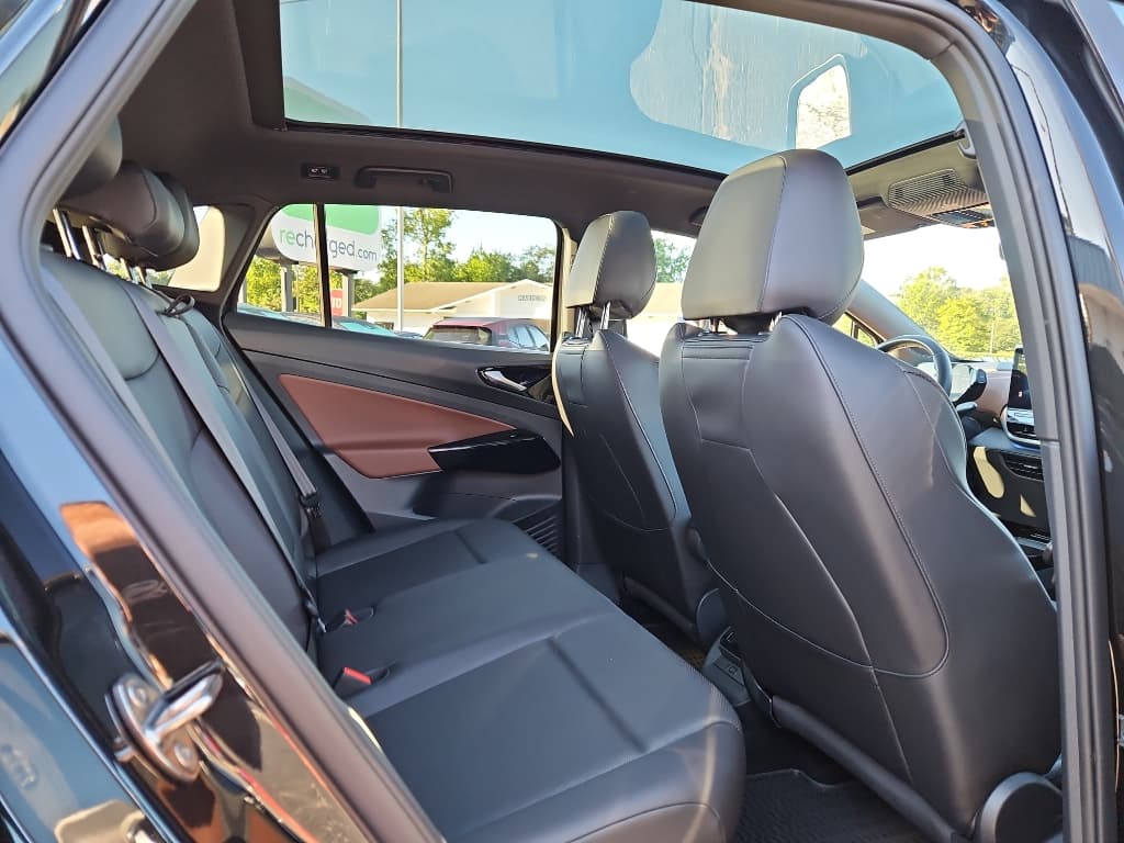 2021 Volkswagen ID.4 view 21