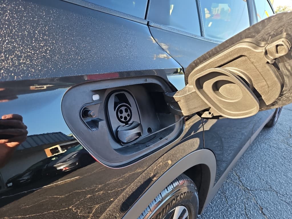 2021 Volkswagen ID.4 view 5