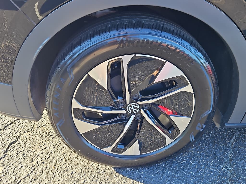 2021 Volkswagen ID.4 view 31