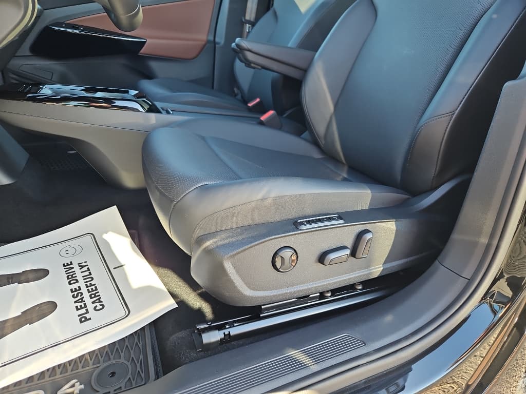 2021 Volkswagen ID.4 view 7
