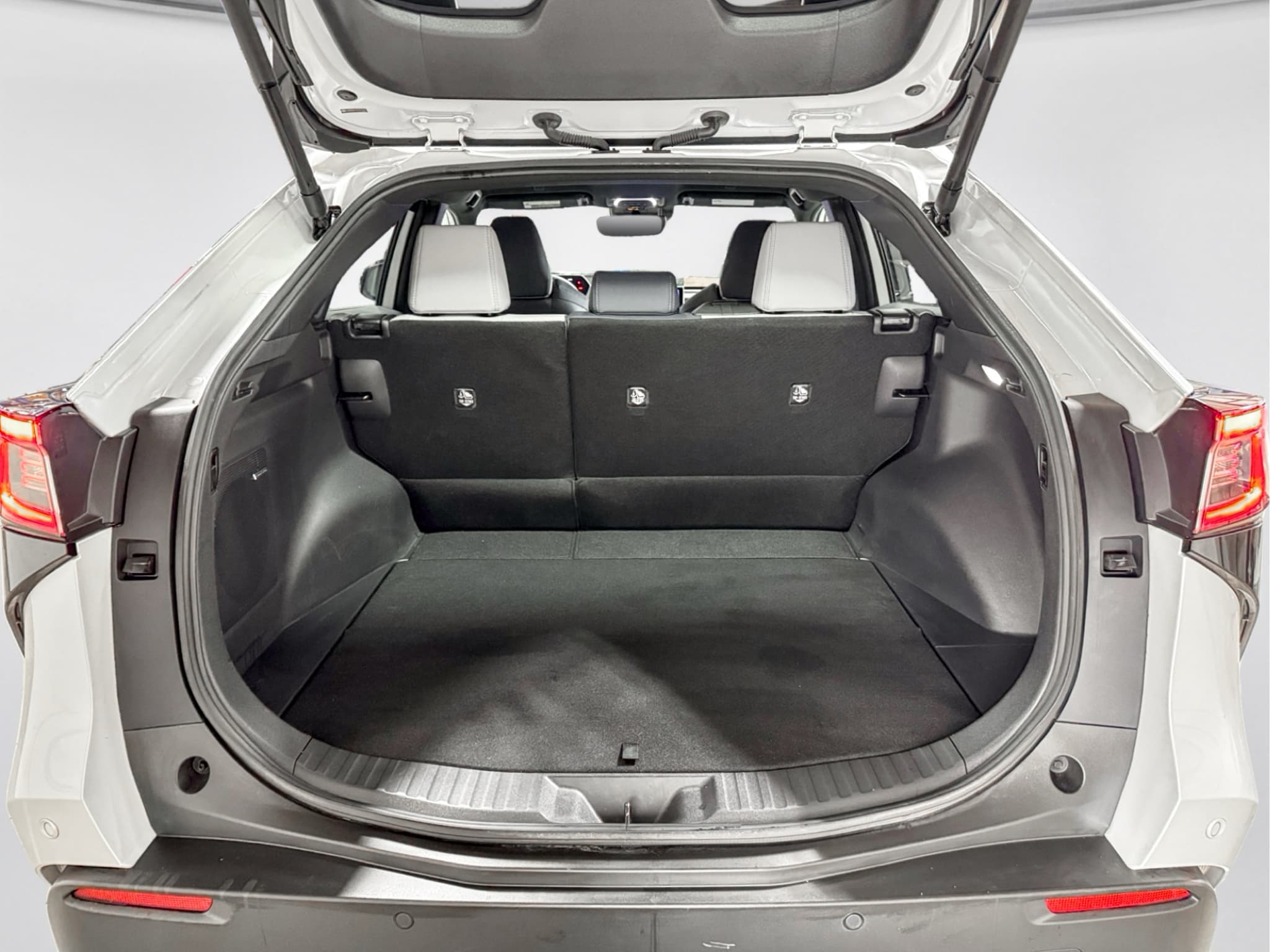 2023 Subaru Solterra view 22