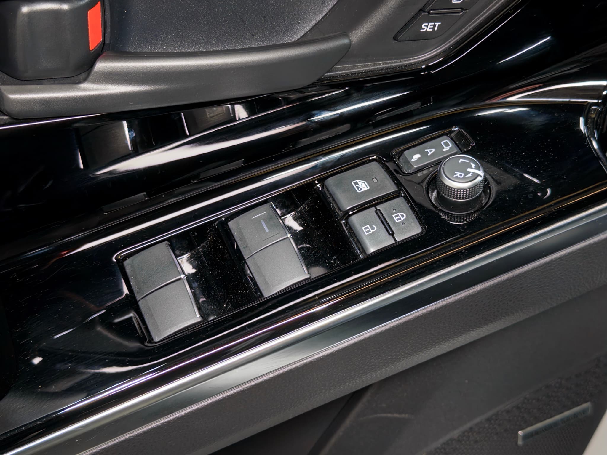 2023 Subaru Solterra view 8