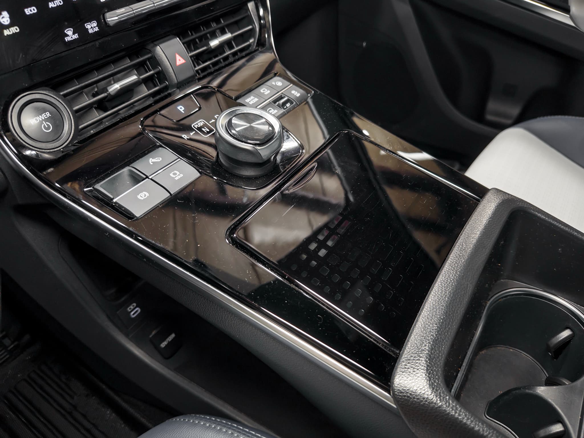 2023 Subaru Solterra view 17