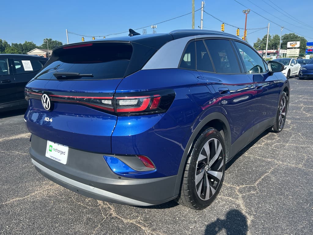 2021 Volkswagen ID.4 view 3