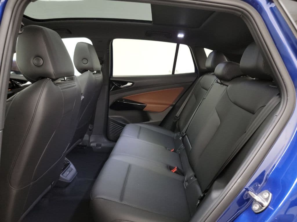2021 Volkswagen ID.4 view 8