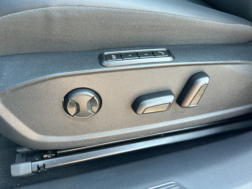 2021 Volkswagen ID.4 view 7