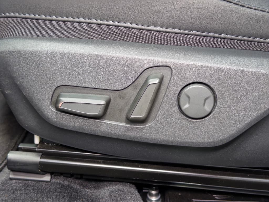 2023 Kia Niro EV view 6