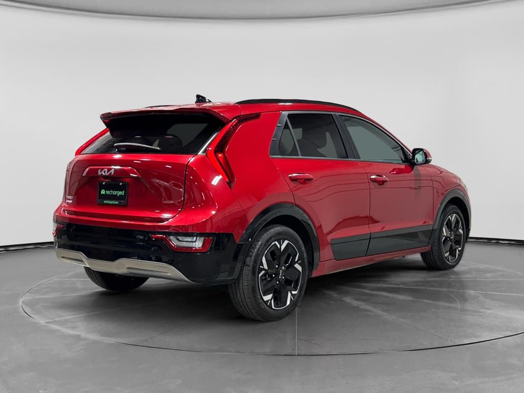 2023 Kia Niro EV view 3