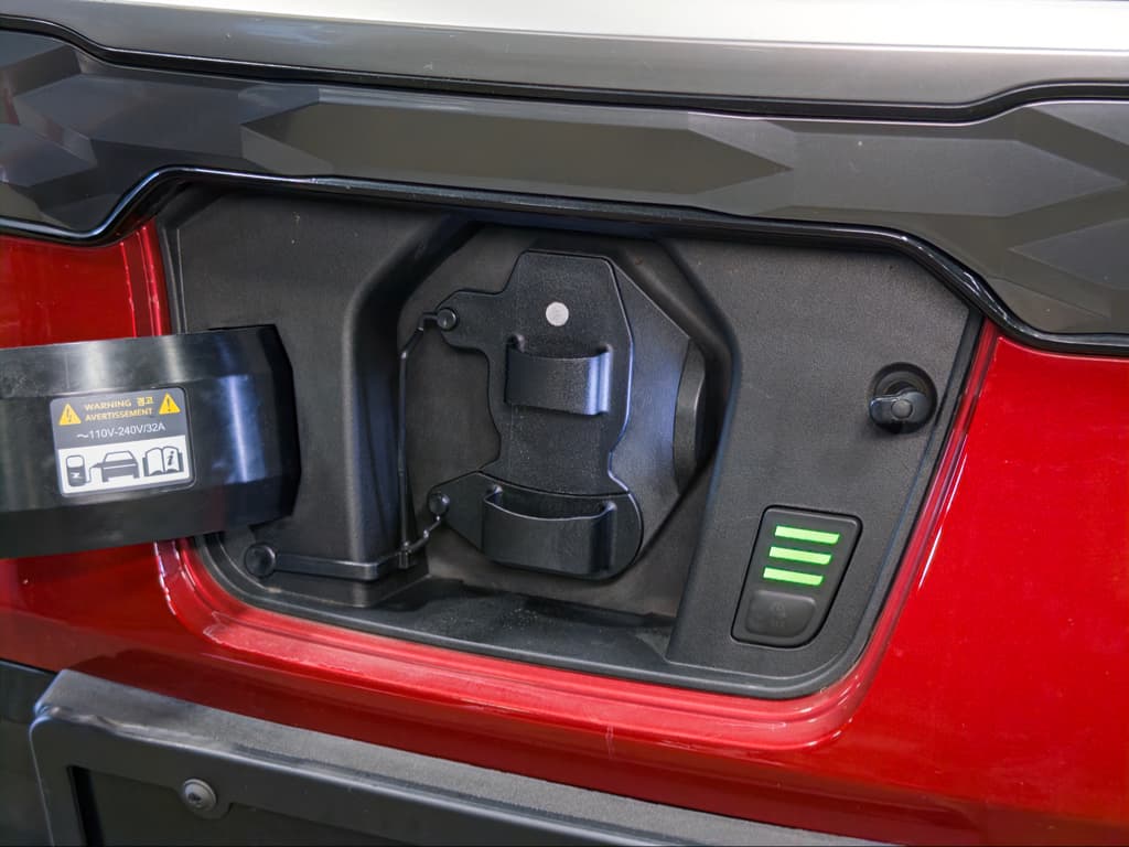 2023 Kia Niro EV view 5