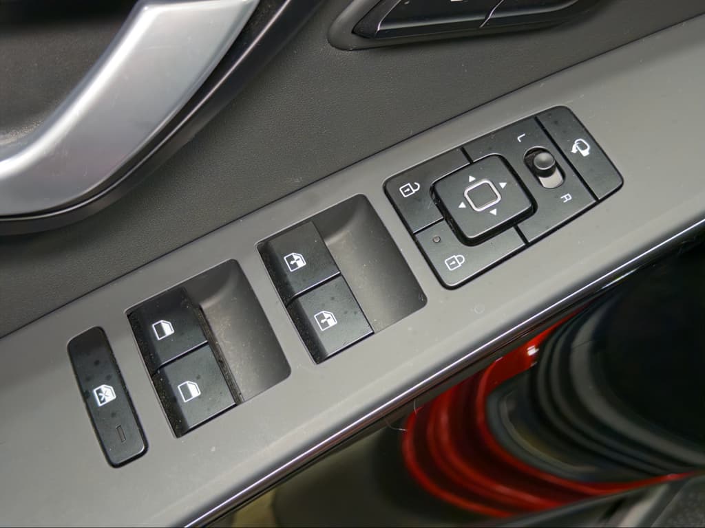 2023 Kia Niro EV view 7