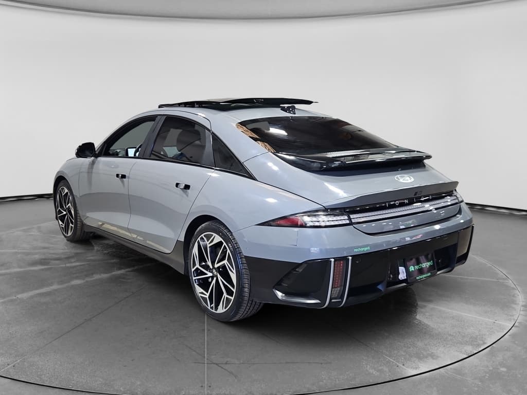 2023 Hyundai IONIQ 6 view 2
