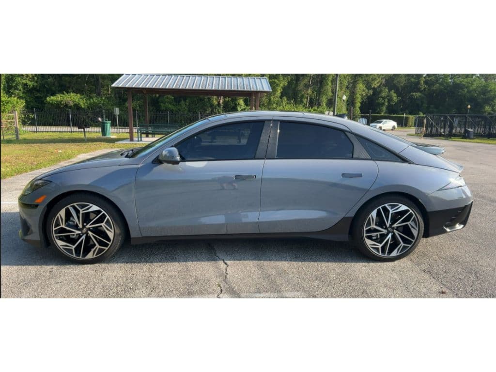 2023 Hyundai IONIQ 6 view 2