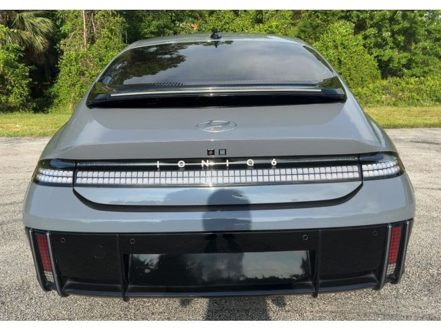 2023 Hyundai IONIQ 6 view 4