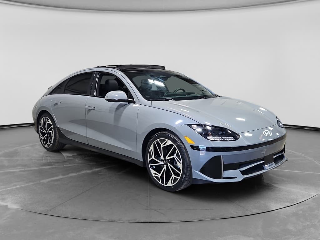 2023 Hyundai IONIQ 6 view 4