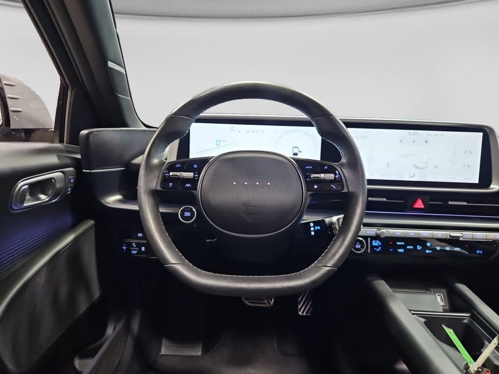 2023 Hyundai IONIQ 6 view 7