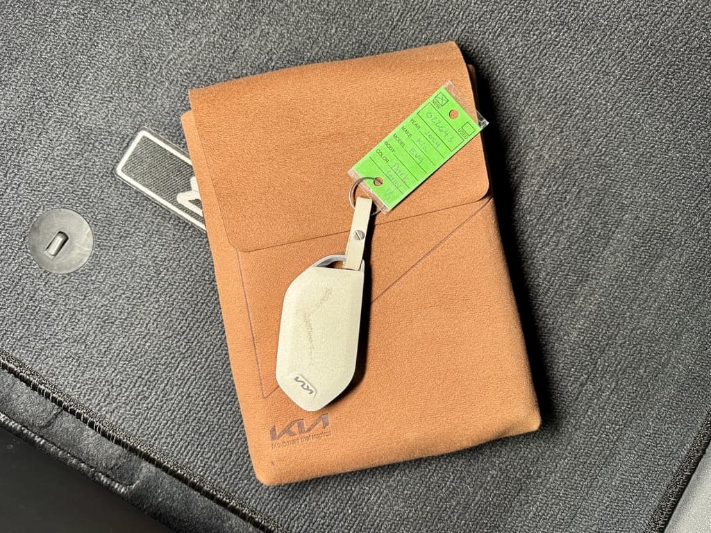 2024 Kia EV9 view 26