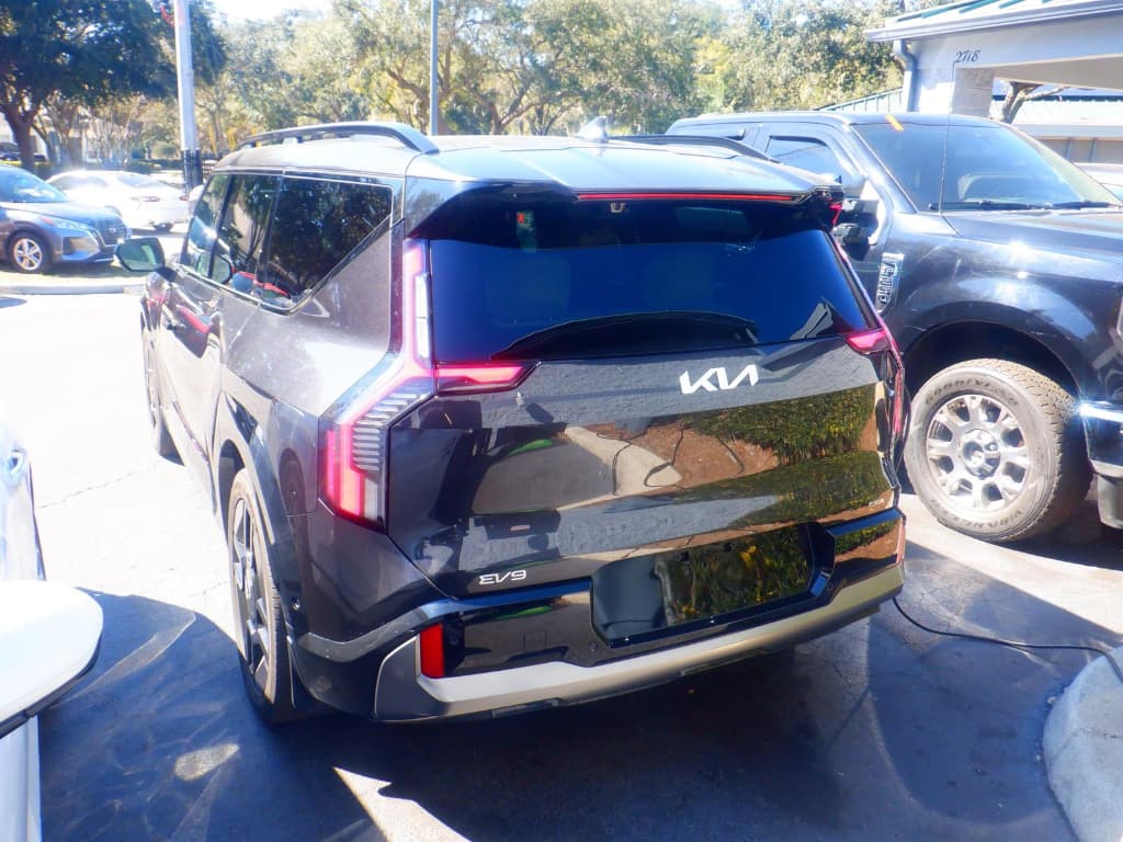 2024 Kia EV9 view 4