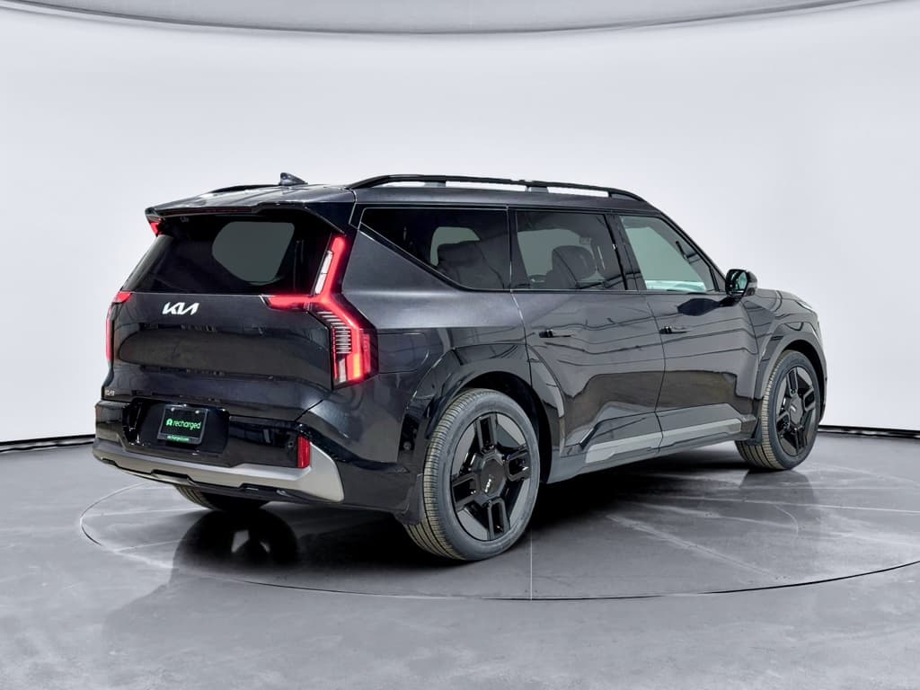 2024 Kia EV9 view 3