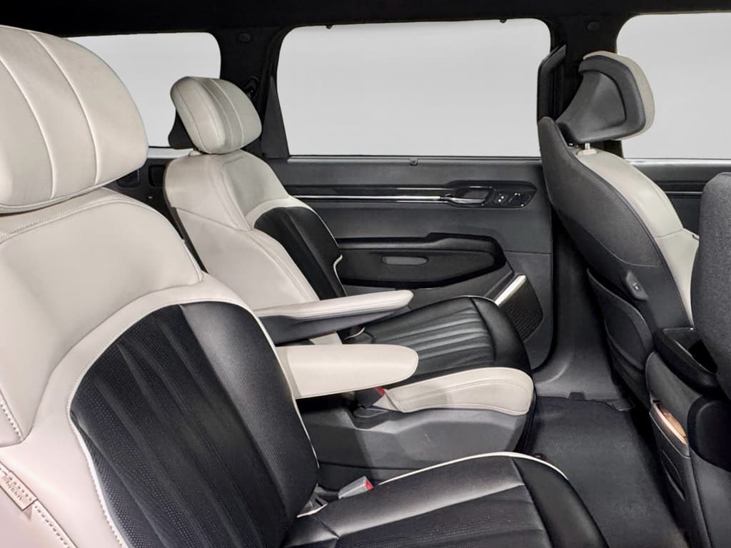 2024 Kia EV9 view 24