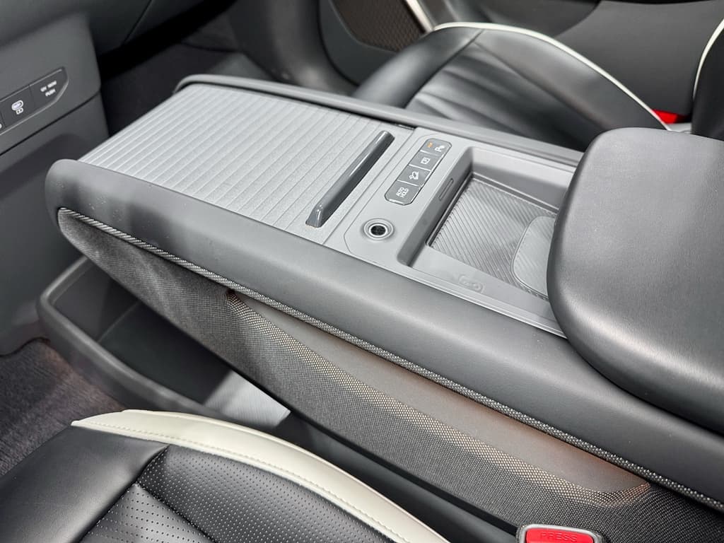 2024 Kia EV9 view 21