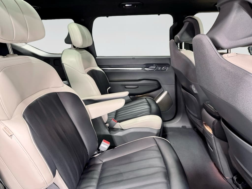 2024 Kia EV9 view 24