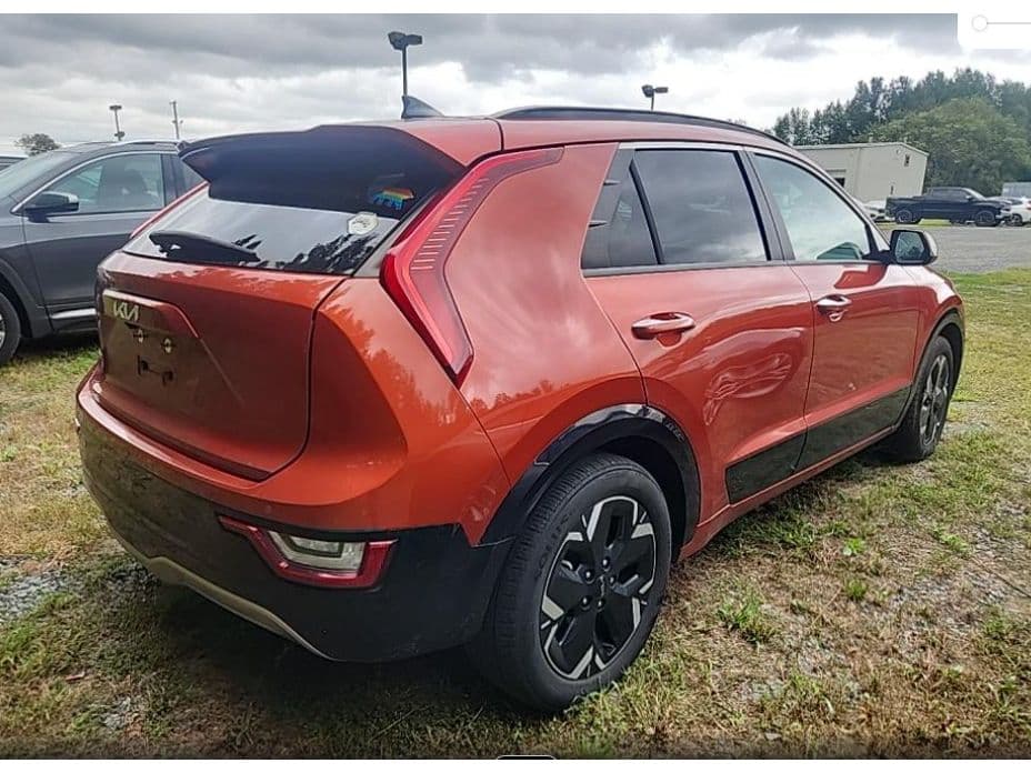 2023 Kia Niro EV view 3