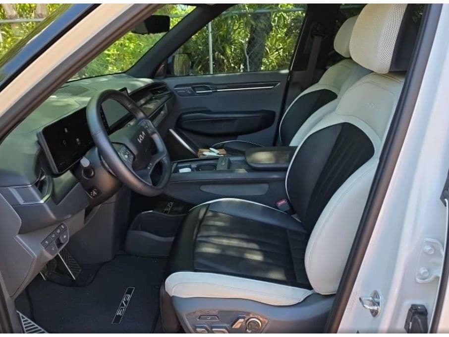 2024 Kia EV9 view 5