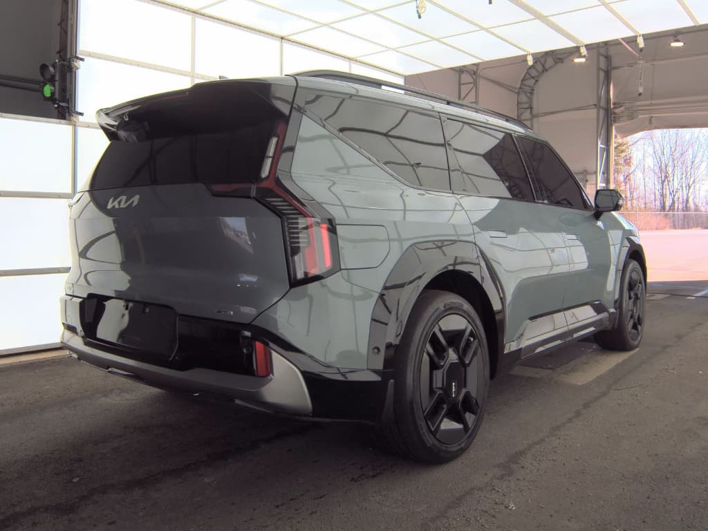 2024 Kia EV9 view 3