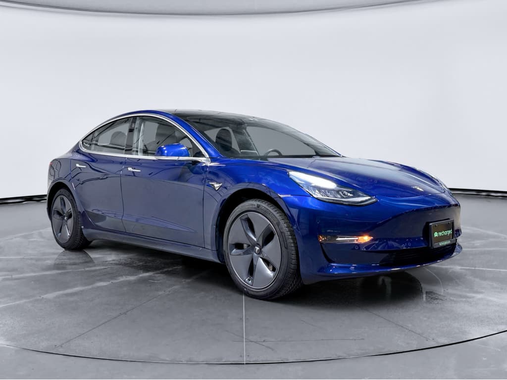2018 Tesla Model 3 view 4
