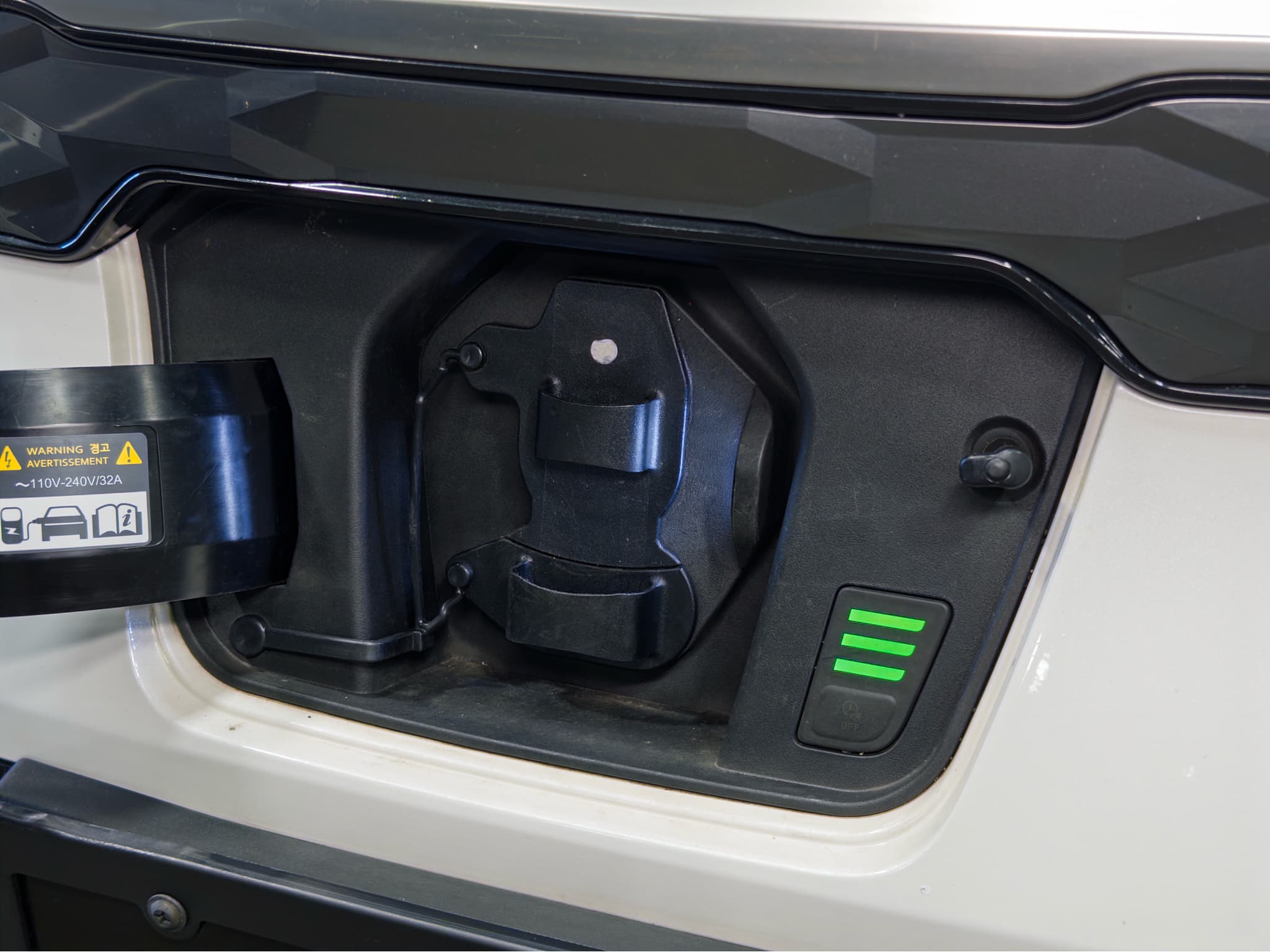 2023 Kia Niro EV view 5