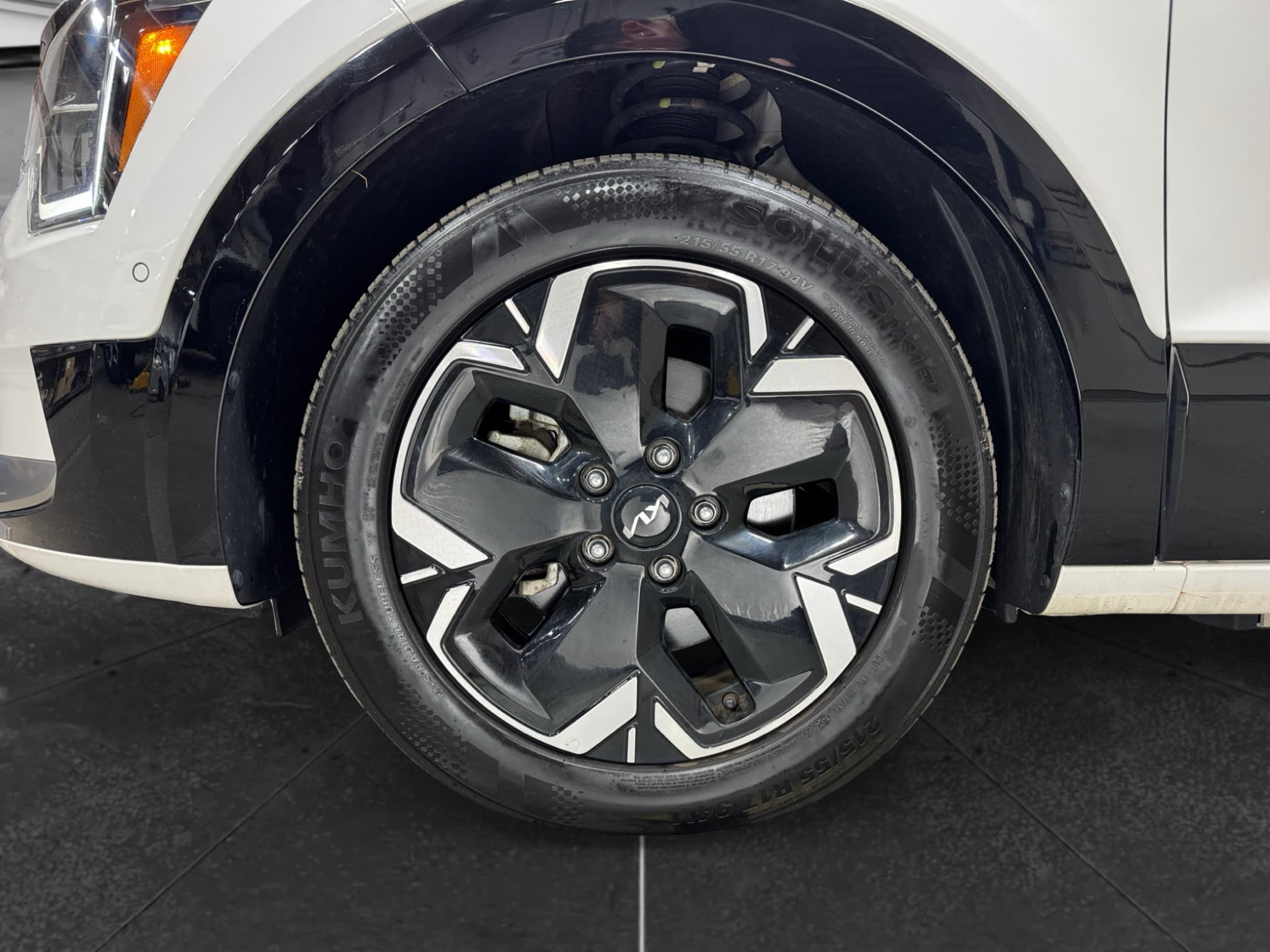 2023 Kia Niro EV view 31