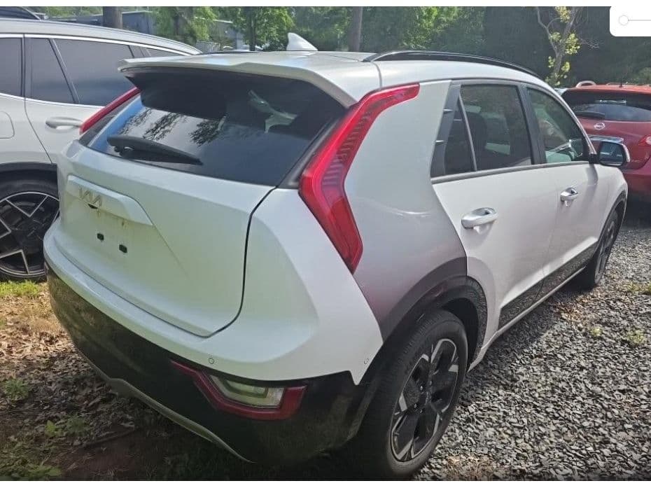 2023 Kia Niro EV view 3