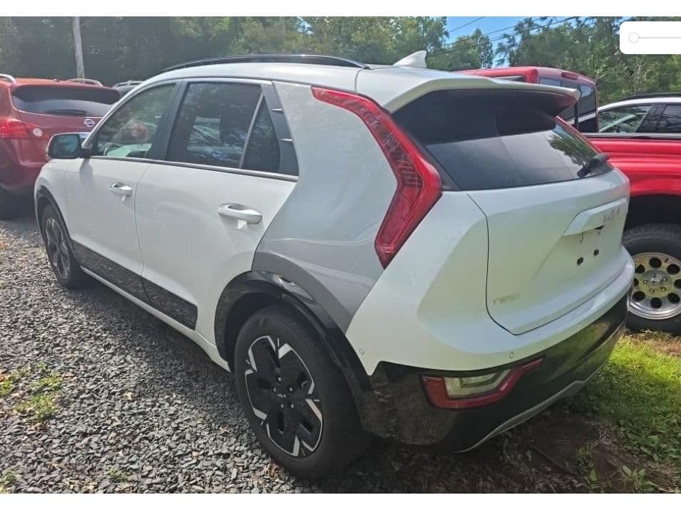 2023 Kia Niro EV view 4