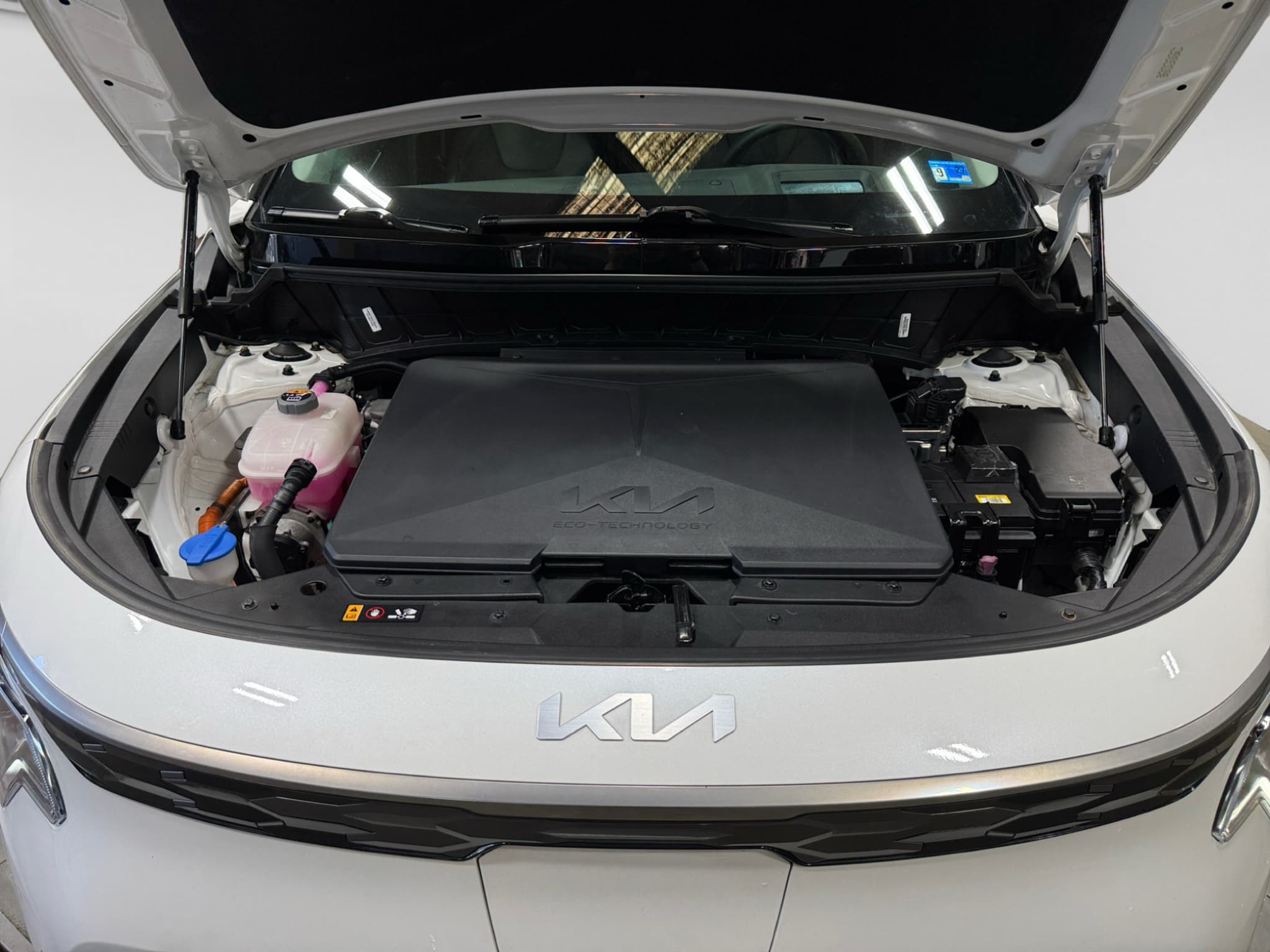 2023 Kia Niro EV view 25