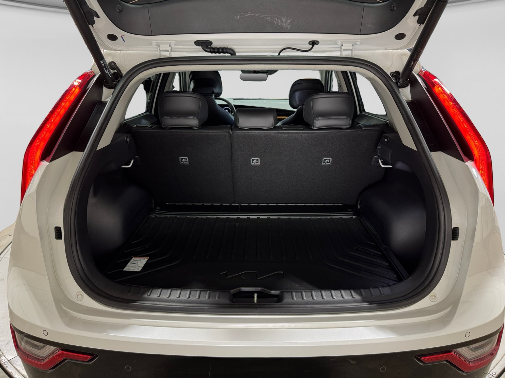 2023 Kia Niro EV view 27