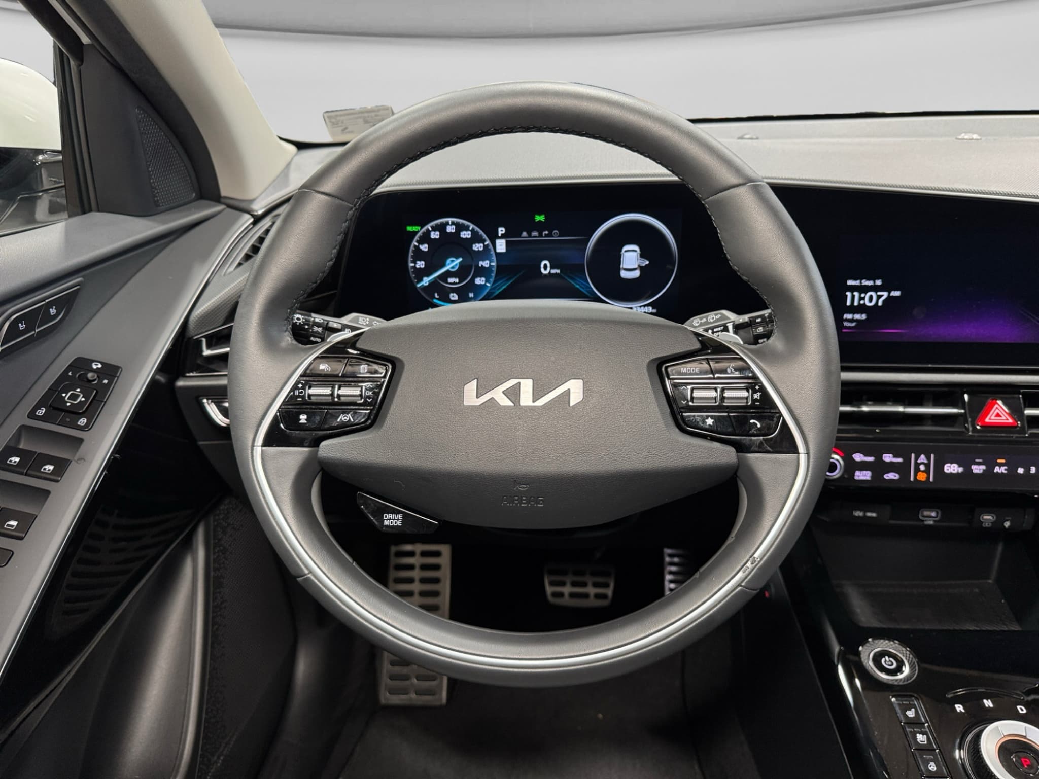 2023 Kia Niro EV view 8