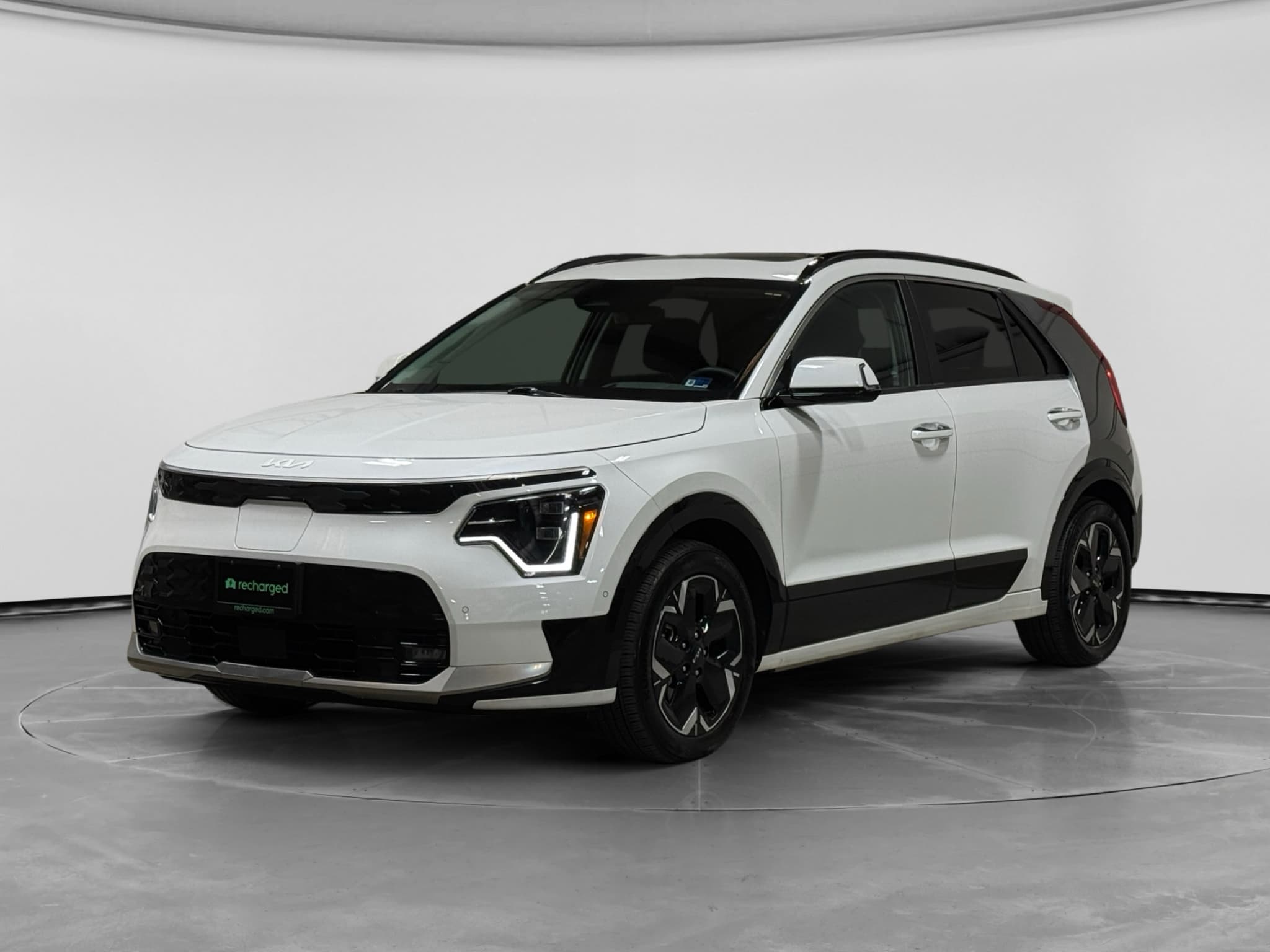 2023 Kia Niro EV view 1