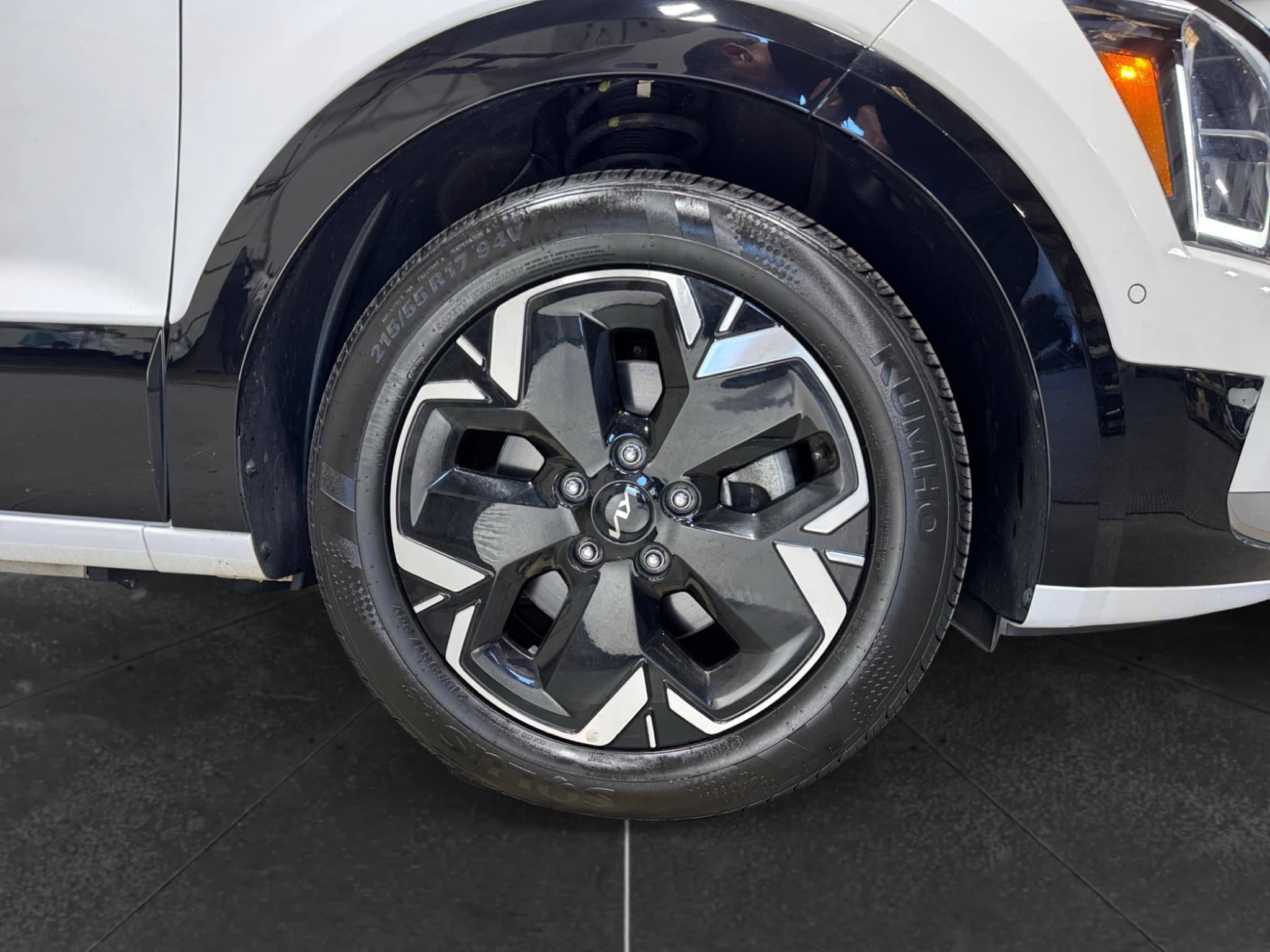 2023 Kia Niro EV view 37