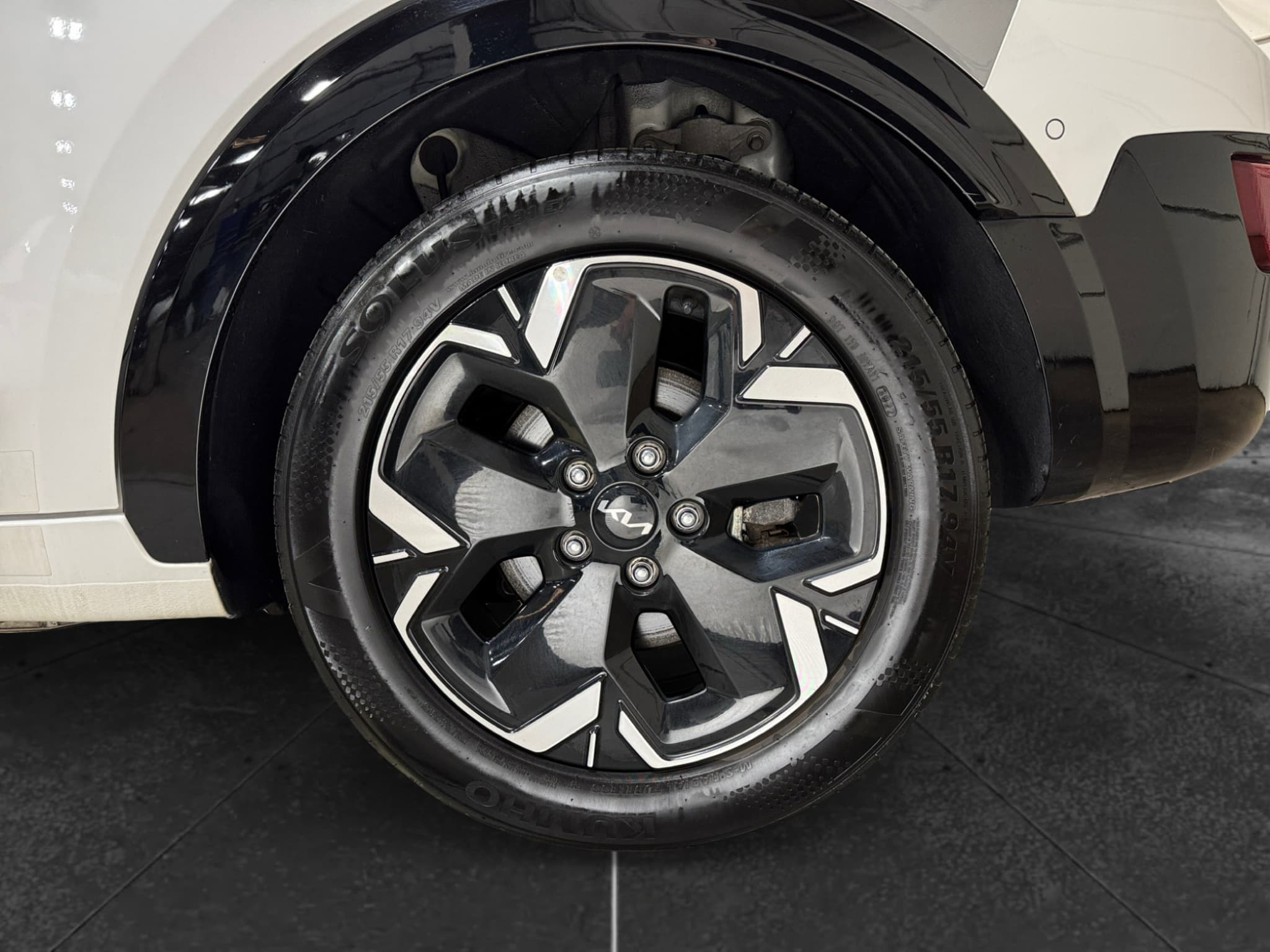 2023 Kia Niro EV view 33